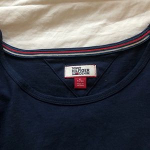 tommy hilfiger top !!